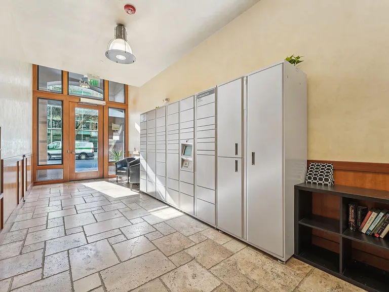 Addison Arts Apartments — Photo 101