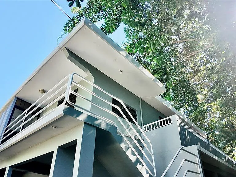 115 Sea Beach Dr — Photo 2