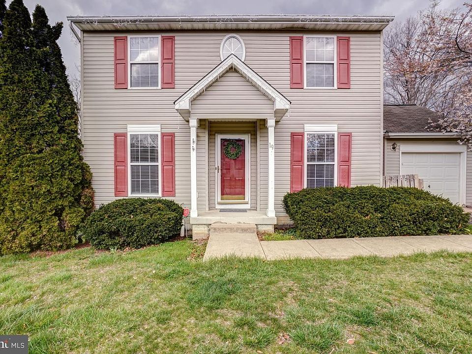 1st image of 19 Emerald Dr