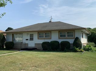 7425 W Honey Creek Dr, Milwaukee, WI 53219
