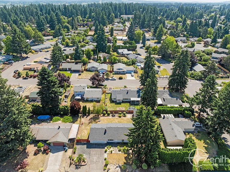 4213 NE 139th Ave — Photo 32
