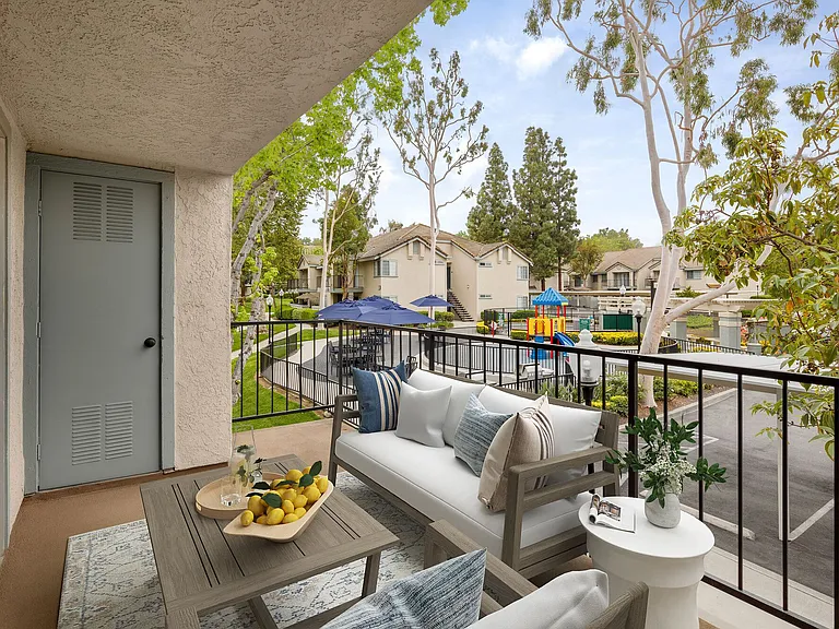 Green Valley Apartments — Photo 11