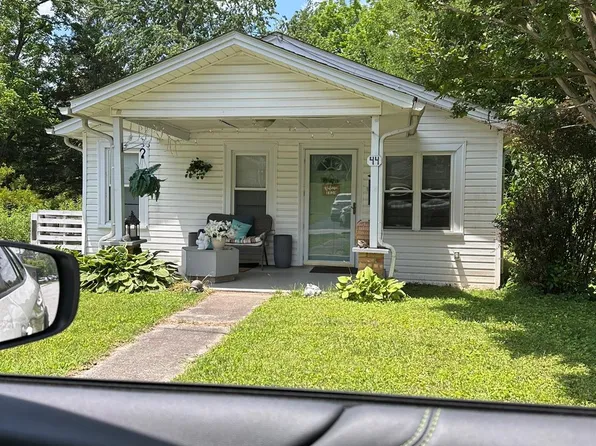 44 Owen St, Brevard, NC 28712