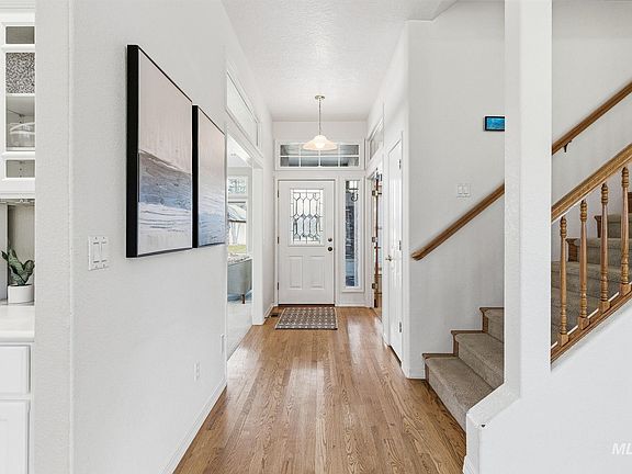 2nd image of 6273 N Fair Oaks Pl