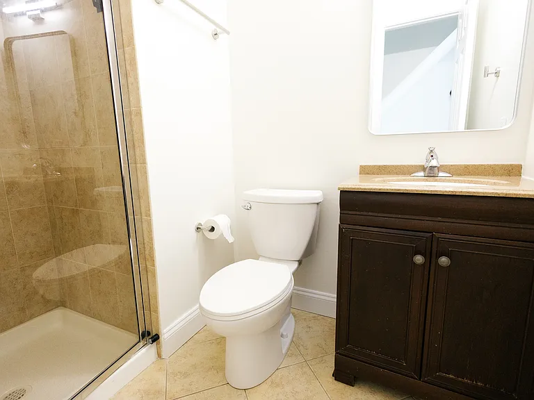 1521 Margaret Ct — Photo 24