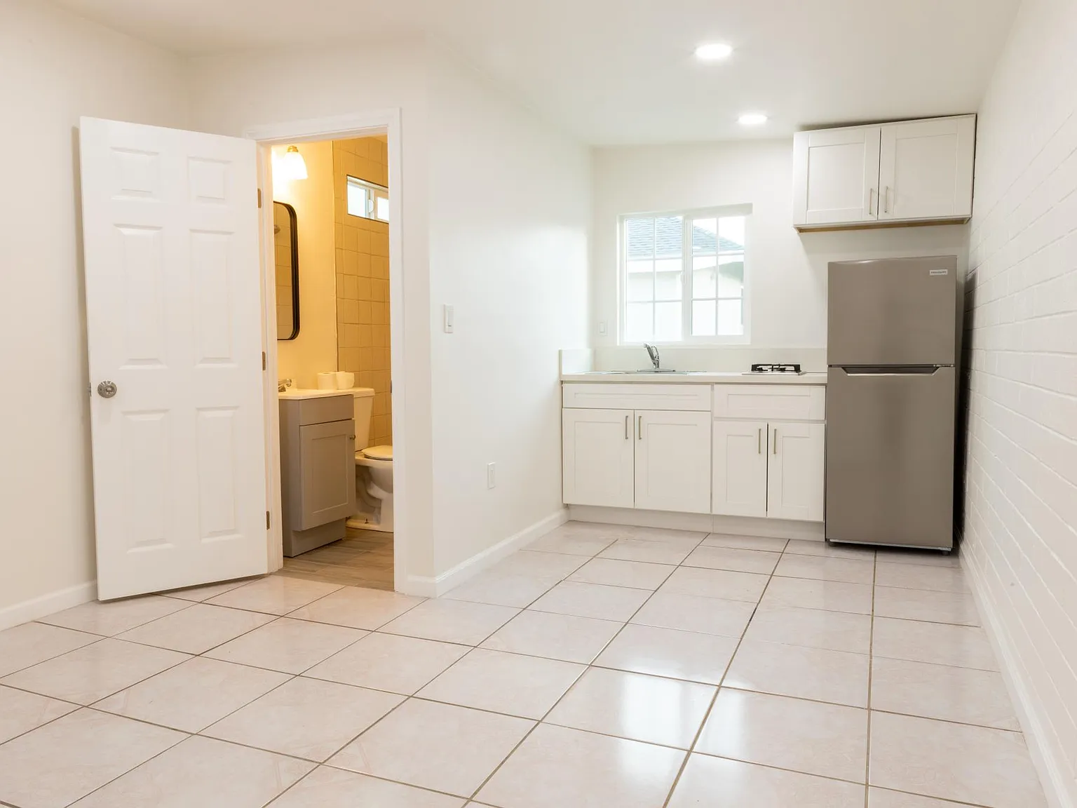 Studio, 350 sqft, $1,450 — Photo 1