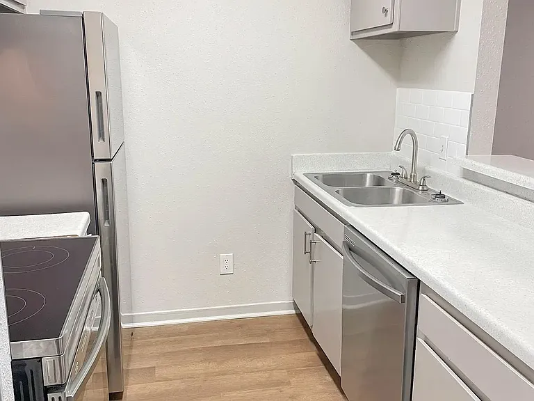 Signature at Southfield Apartments — Photo 13
