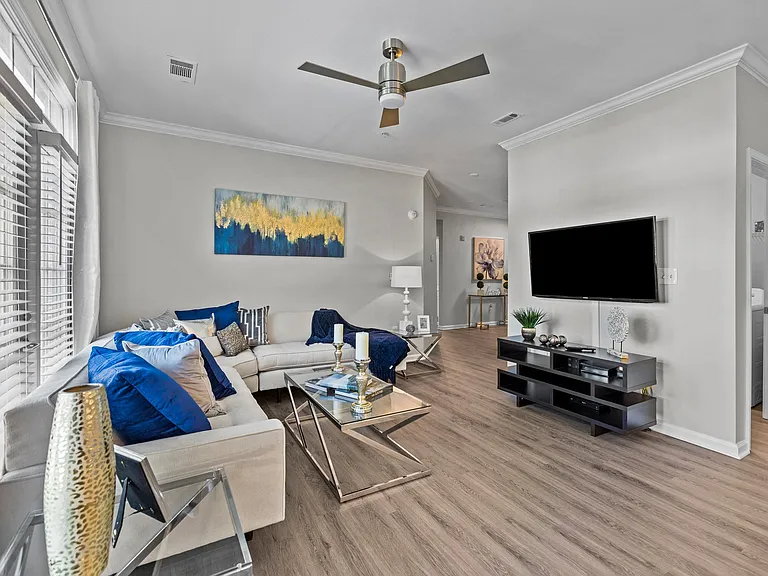 Magnolia Heights — Photo 17
