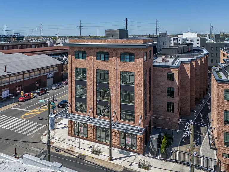 2401 Washington Ave — Photo 6