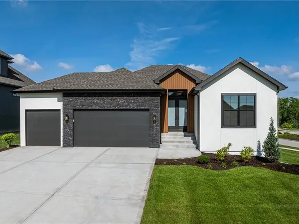 16506 S Loiret St, Olathe, KS 66062