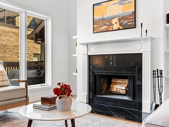 4th image of 4111 W Pine Blvd APT 12