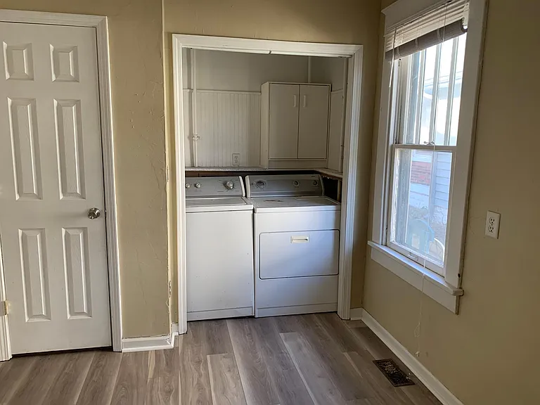 923 E Berwyn St — Photo 5