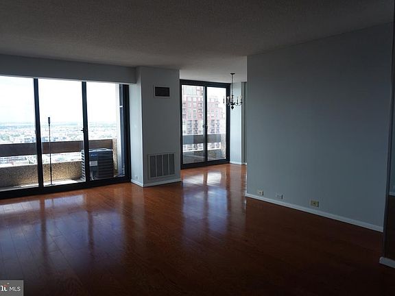 5th image of 1326-42 Spruce St #2804