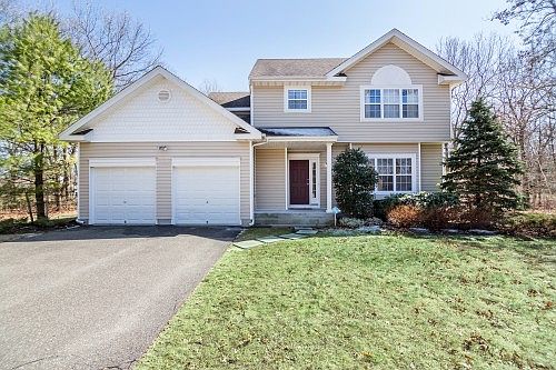 2nd image of 4 Casey Ln