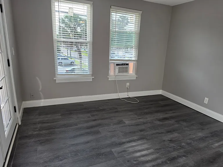 202 Luella Ct — Photo 7