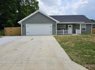 228 Sloan St, Mount Vernon, MO 65712