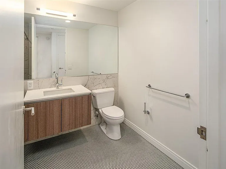 160 1st St #301 — Photo 16