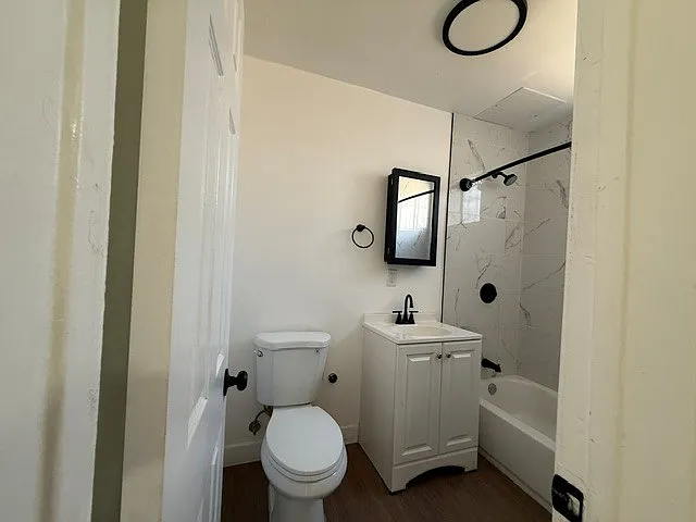 211 1/2 W 88th Pl — Photo 6