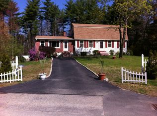5 Rotterdam Dr, Litchfield, NH 03052