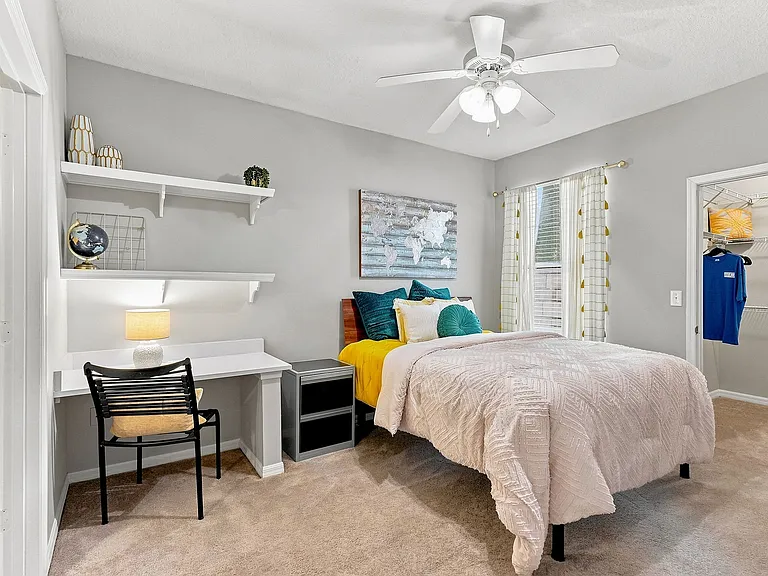 West 10 — Photo 15