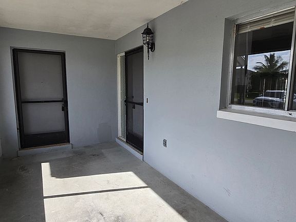 2nd image of 3810 SE 12th Ave
