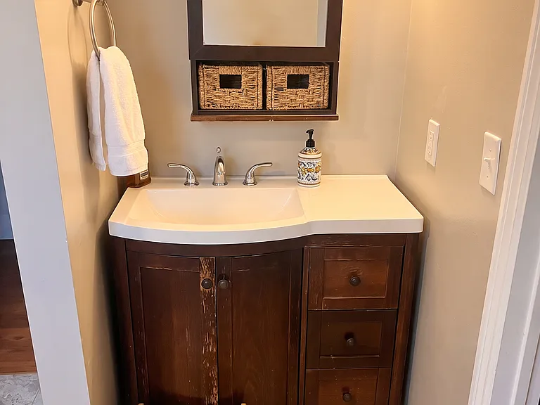 162 Hadley Rd — Photo 8