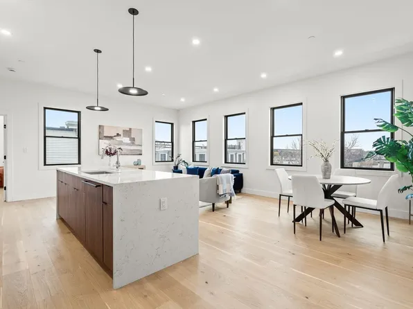 47 Condor St #Penthouse 301, Boston, MA 02128