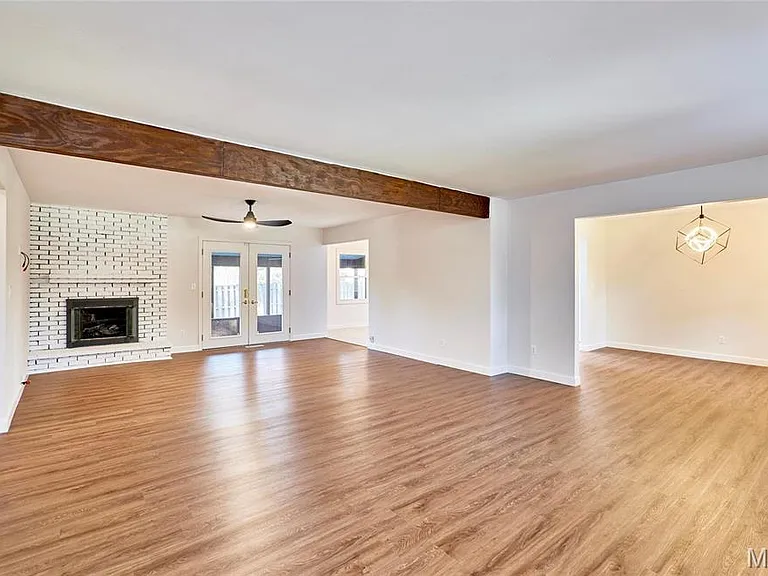 415 Trail Grove Ct — Photo 3
