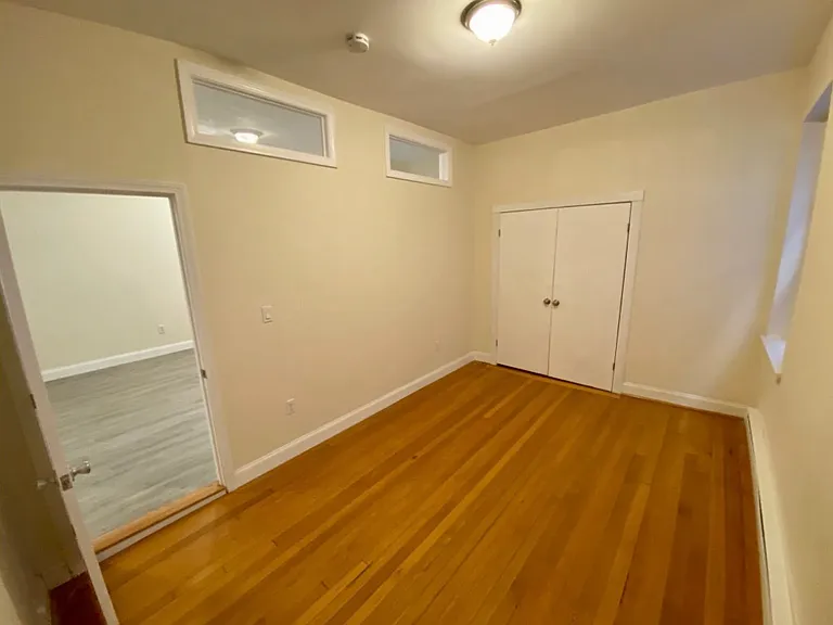 869 Beacon St #4 — Photo 5