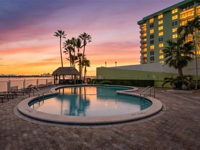 10350 W Bay Harbor Dr APT 2L, Miami Beach, FL, 33154