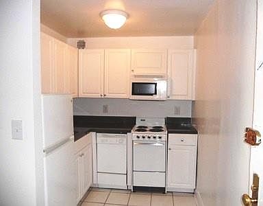 2nd image of 100 E 45th St