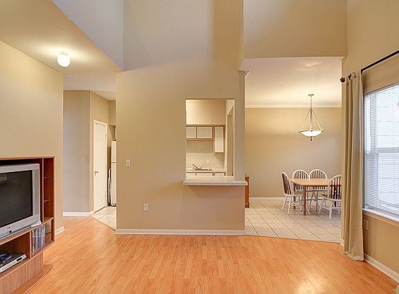 4th image of 1307 Canyon Creek Cir