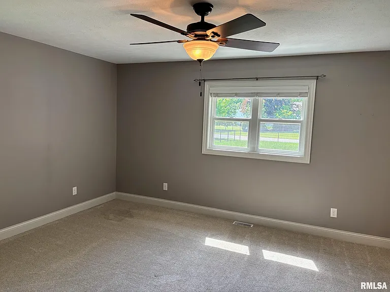 90 Pinehurst Dr — Photo 15