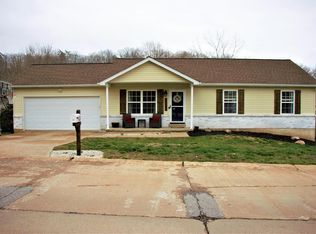 3912 Country Club Dr, Imperial, MO 63052