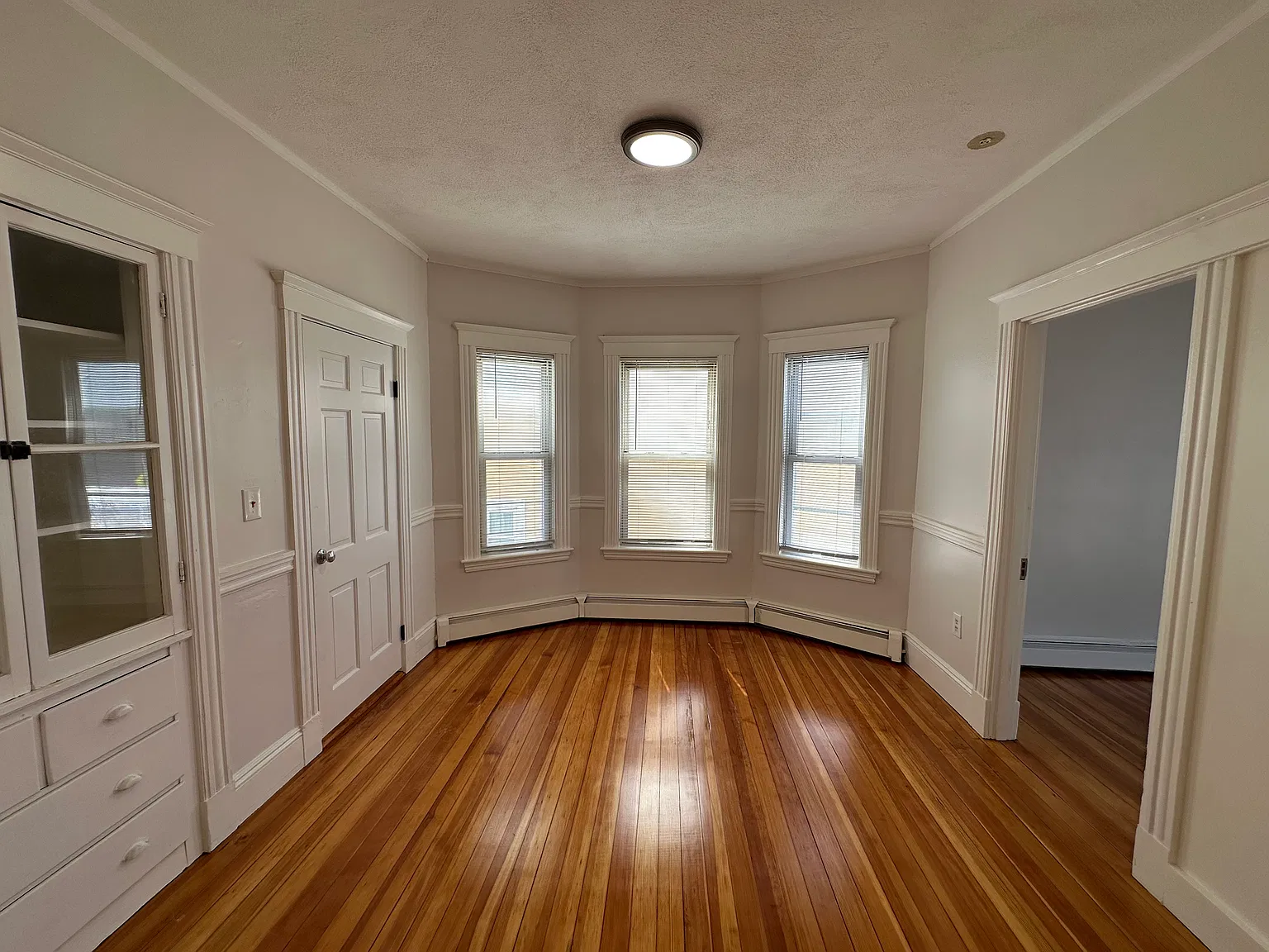 2 bed, 800 sqft, $2,500 — Photo 4