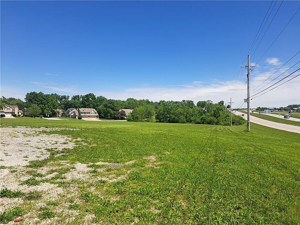 1st image of 1200 SE Vista Dr