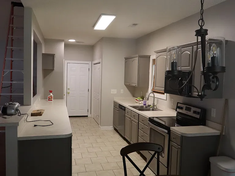 130 Ashworth Dr — Photo 7