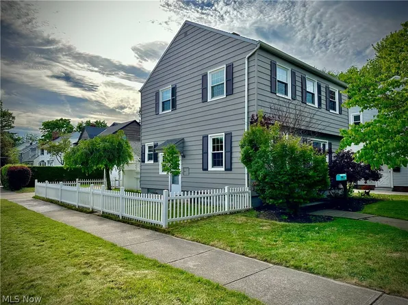 980 Wagar Rd, Rocky River, OH 44116