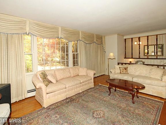 3rd image of 8701 Chapel Dr