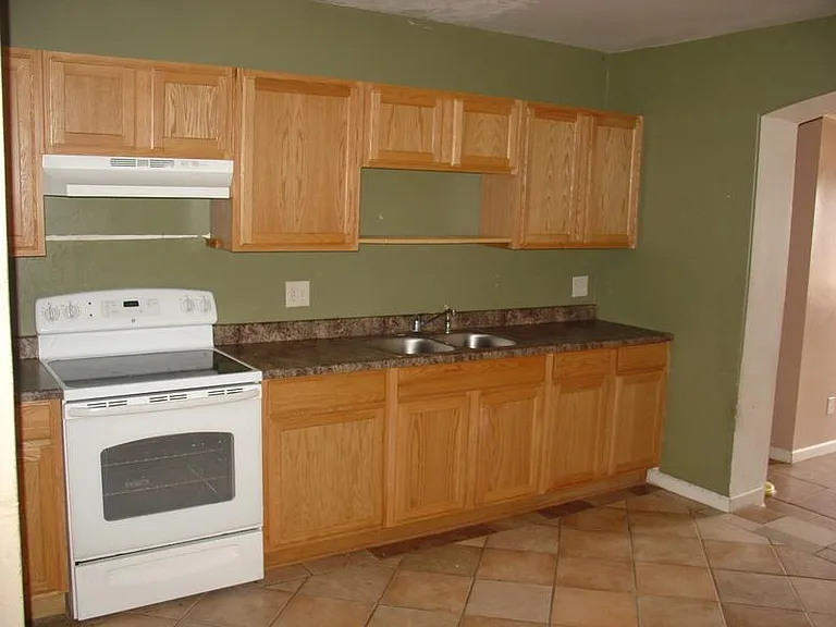 1823 W Fairmount Ave — Photo 12