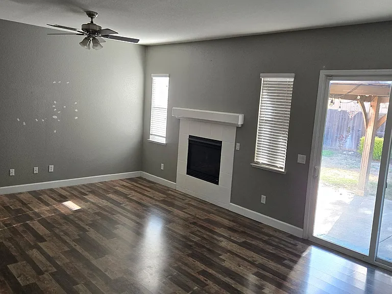 1181 Bluegrass St — Photo 4