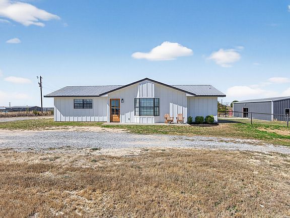 5th image of 3750 Dennis Rd