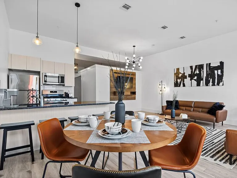 300 Hoyt Realty Inc — Photo 22