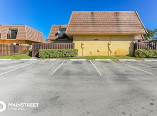 4200 Turnberry Cir APT 1403, Lake Worth, FL 33467