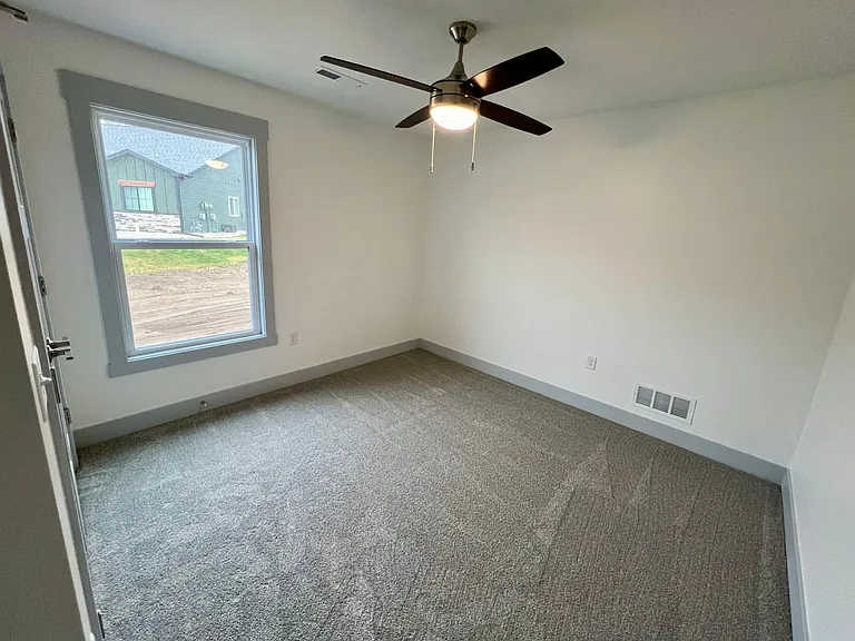 4646 Pierce Dr — Photo 21