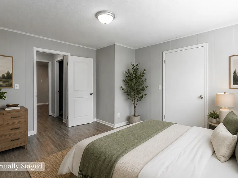 Comfortable Living at 112 Van Cleve Street — Photo 13