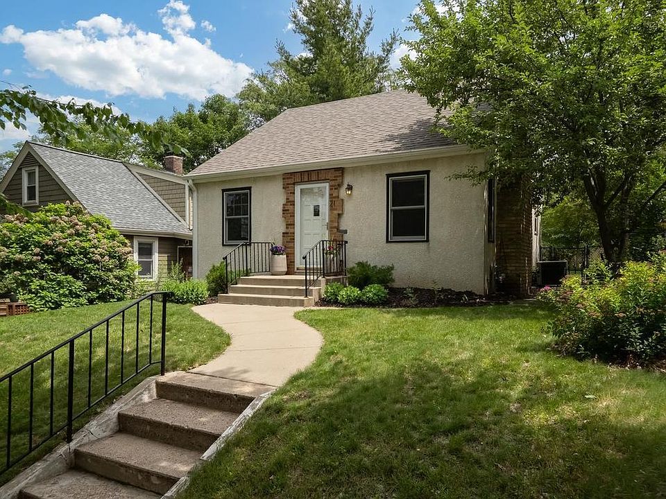 1st image of 21 Queen Ave S