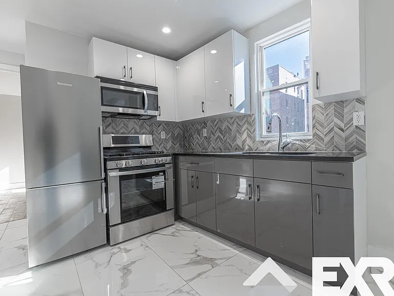 800 Empire Blvd #4E — Photo 1