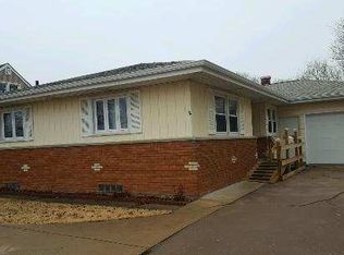 2039 53rd St, Moline, IL 61265