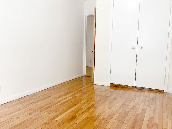 4th image of 235 E 39th St APT 2R